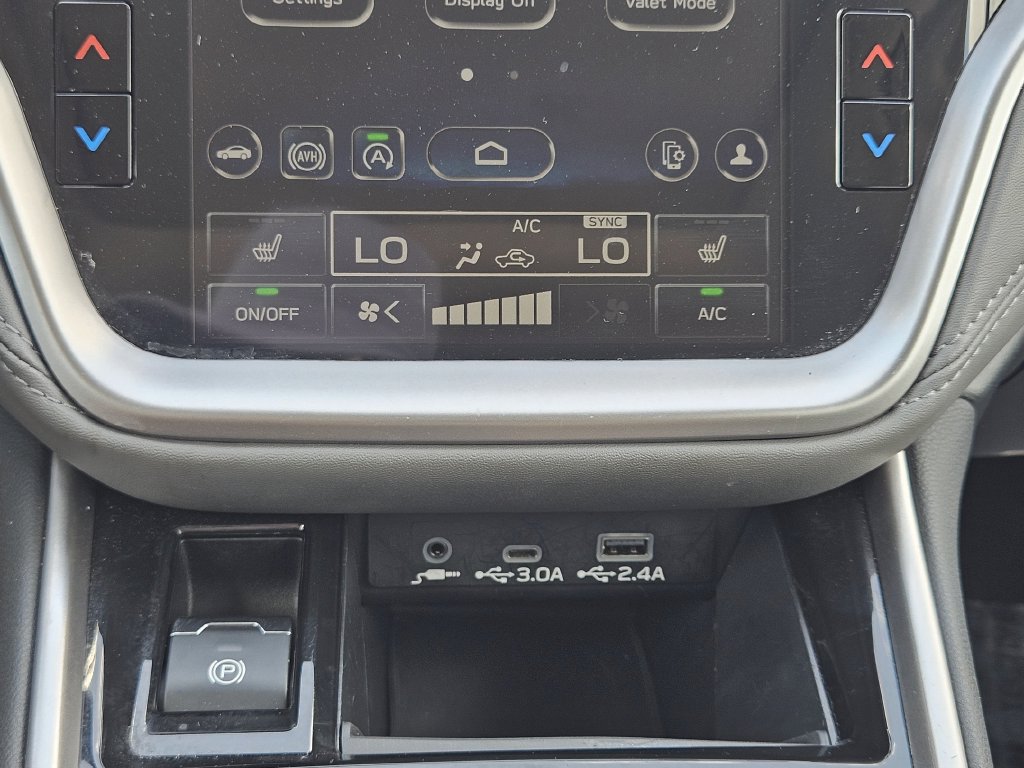 Used 2025 Subaru Outback Onyx Edition AWD/4WD image 20