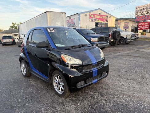 Used 2015 smart fortwo pure RWD image 1