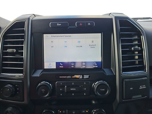 Used 2019 Ford F150 XLT w/ Equipment Group 302A Luxury AWD/4WD image 17