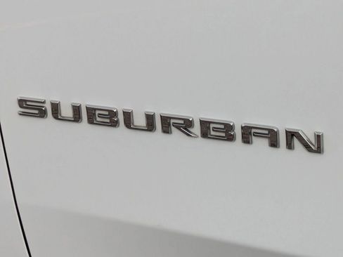 Used 2023 Chevrolet Suburban Premier AWD/4WD image 10