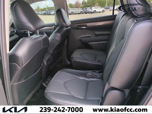 Used 2023 Toyota Highlander LE image 14