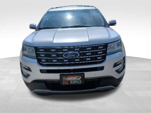Used 2016 Ford Explorer Limited w/ Equipment Group 301A FWD image 8