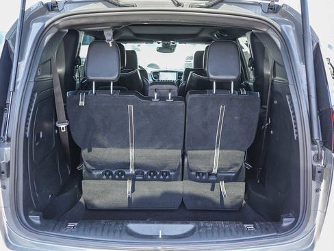 Used 2022 Chrysler Pacifica Limited w/ S Appearance Package FWD image 43