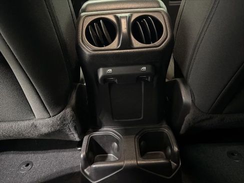 Used 2020 Jeep Wrangler Unlimited Sport image 27