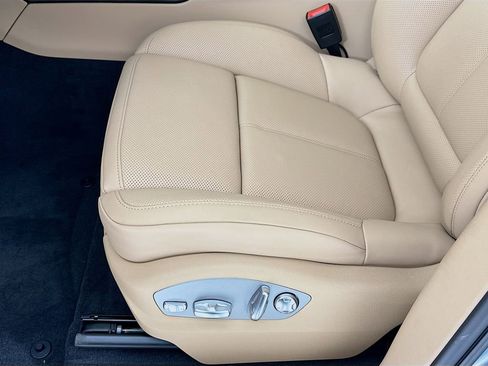 New 2026 Porsche Macan image 13