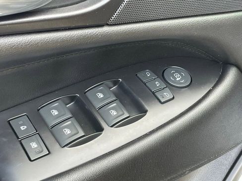 Certified 2020 Cadillac Escalade Luxury w/ Escalade Sport Edition image 35