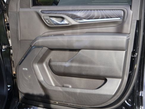 Used 2024 GMC Yukon Denali w/ Denali Reserve Package image 13