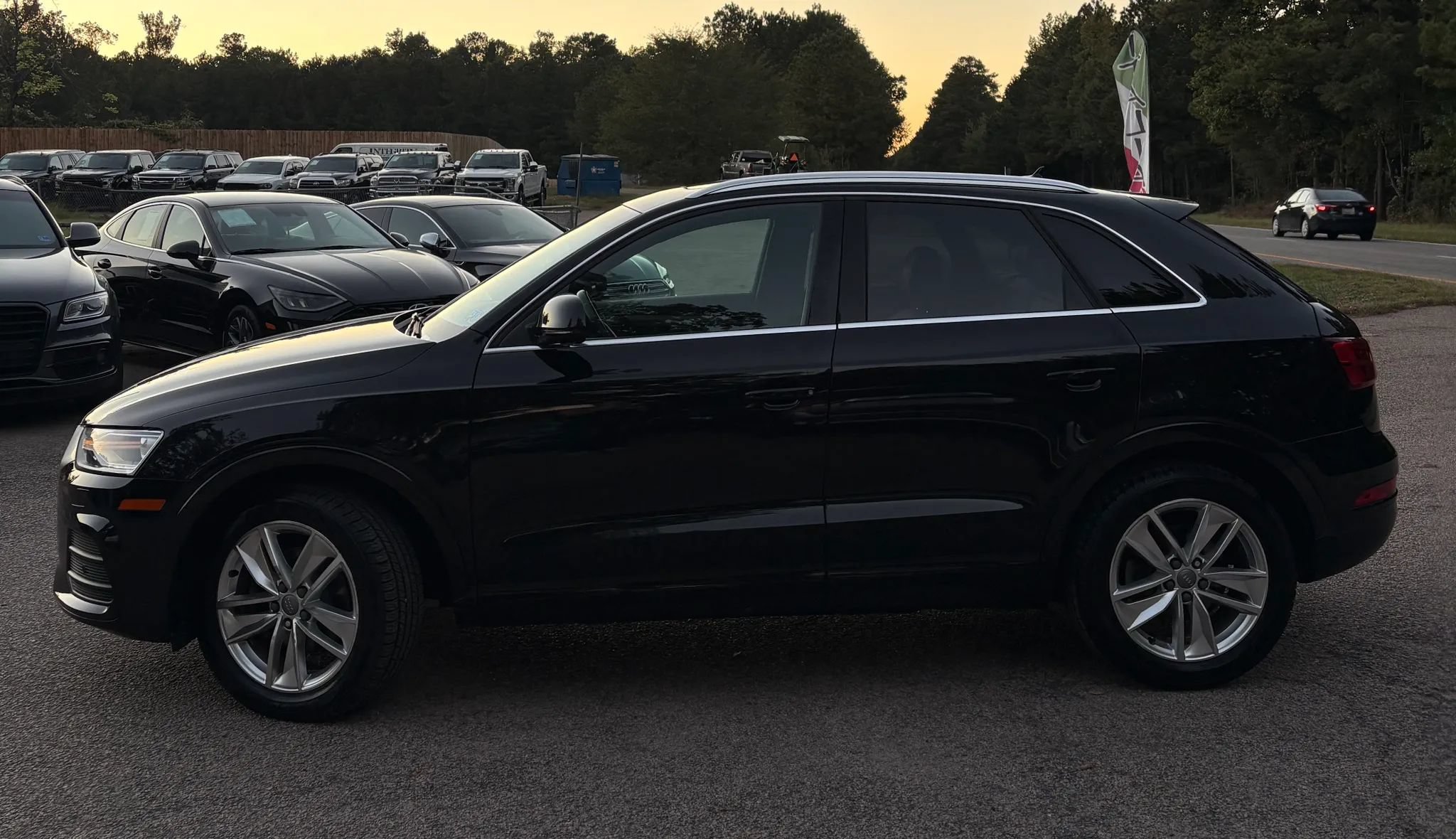 Used 2016 Audi Q3 2.0T Premium Plus w/ Technology Package AWD/4WD image 3