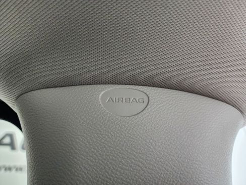 Used 2024 Chrysler Pacifica Touring-L FWD image 42