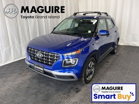 Used 2022 Hyundai Venue Limited image 1
