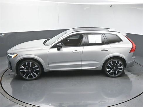Used 2023 Volvo XC60 B5 Ultimate w/ Protection Package Premier FWD image 45