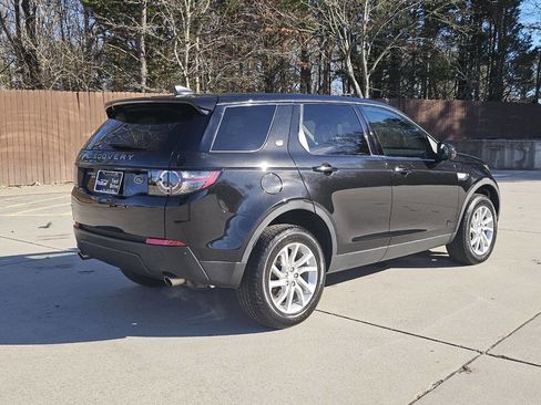 Used 2019 Land Rover Discovery Sport HSE image 17