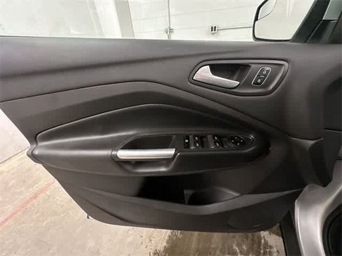 Certified 2018 Ford Escape SE image 16