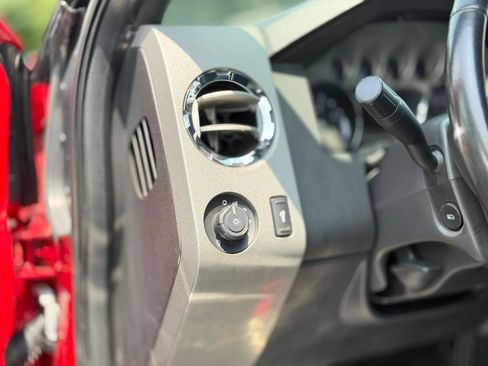 Used 2011 Ford F250 Lariat w/ Lariat Interior Pkg AWD/4WD image 9