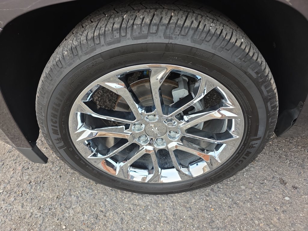 Used 2018 Chevrolet Tahoe Premier AWD/4WD image 40