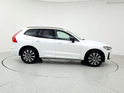 Certified 2025 Volvo XC60 B5 Plus image 4