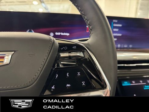 Certified 2025 Cadillac Escalade Sport Platinum w/ LPO, ONYX Package image 17