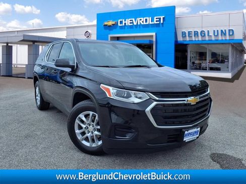 Used 2021 Chevrolet Traverse LS AWD/4WD image 1