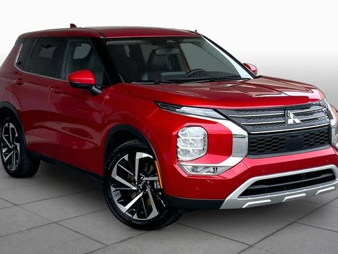 Used 2024 Mitsubishi Outlander SE FWD image 4