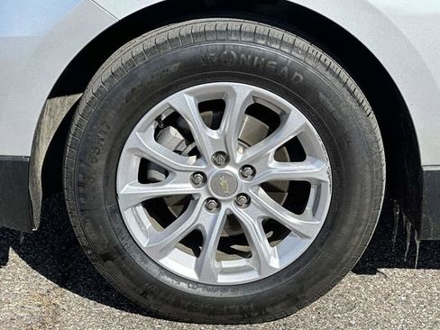Used 2021 Chevrolet Equinox LT FWD image 11