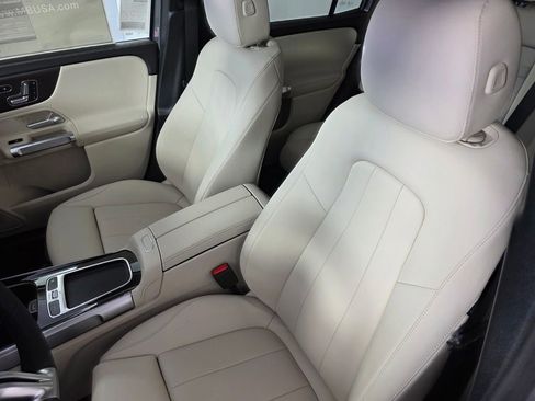 New 2026 Mercedes-Benz GLB 250 image 8