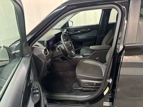 Certified 2025 Chevrolet TrailBlazer LT w/ Convenience Package image 13