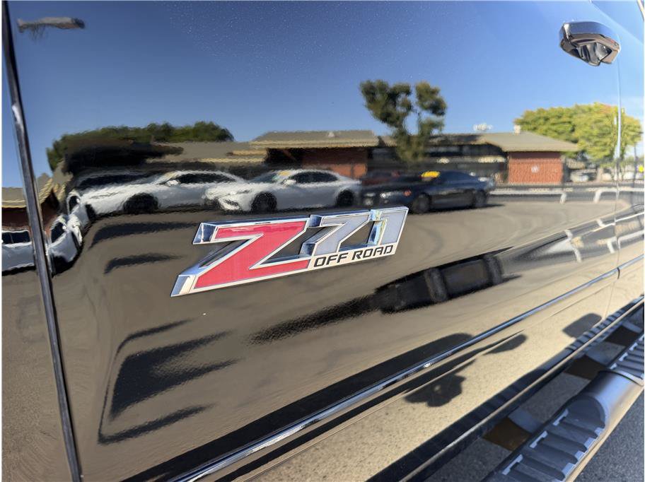 Used 2017 Chevrolet Silverado 2500 LTZ w/ Duramax Plus Package AWD/4WD image 10