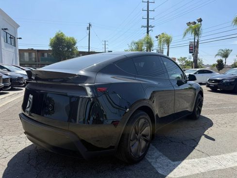 Used 2026 Tesla Model Y 2WD image 6