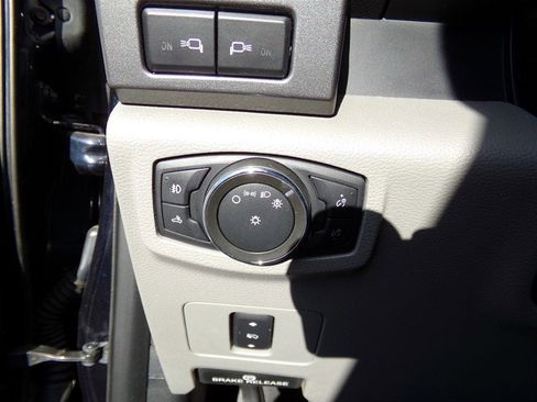 Used 2021 Ford F250 XLT w/ XLT Premium Package AWD/4WD image 71