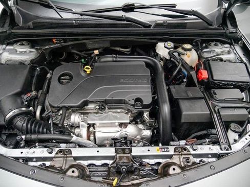 Used 2024 Chevrolet Malibu LT image 11