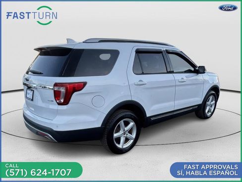 Used 2016 Ford Explorer XLT w/ Equipment Group 201A AWD/4WD image 13