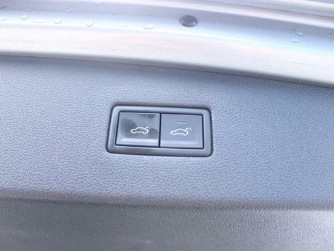 Used 2019 Volkswagen Tiguan SEL Premium w/ 3rd Row Seat Package AWD/4WD image 30
