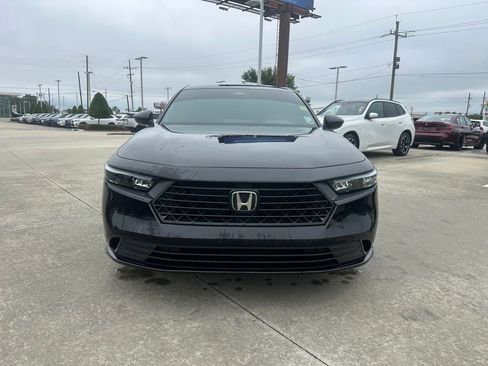 Used 2025 Honda Accord Sport image 2