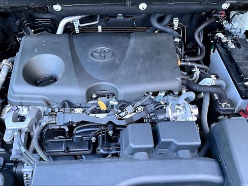 Used 2024 Toyota RAV4 XLE w/ Convenience Package FWD image 33