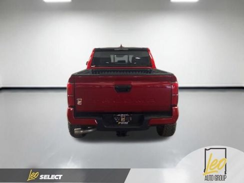 Used 2025 Toyota Tacoma SR5 image 5