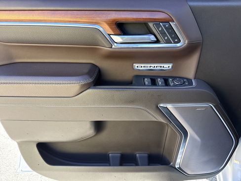 Used 2022 GMC Sierra 1500 Denali w/ Denali Reserve Package image 14