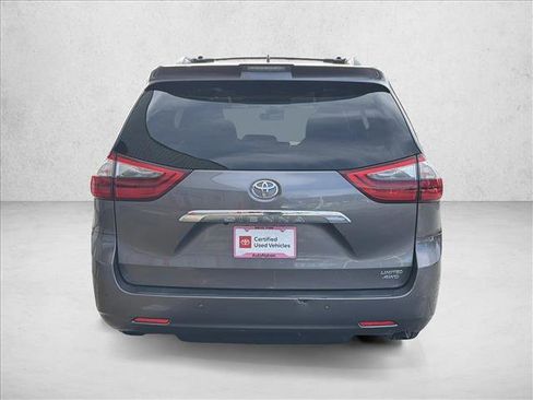 Used 2020 Toyota Sienna Limited Premium image 6