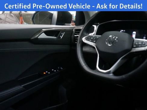 Certified 2025 Volkswagen Taos SE image 35