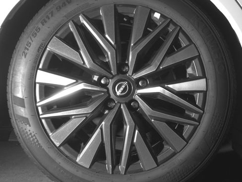 Used 2025 Nissan Altima 2.5 SV image 15