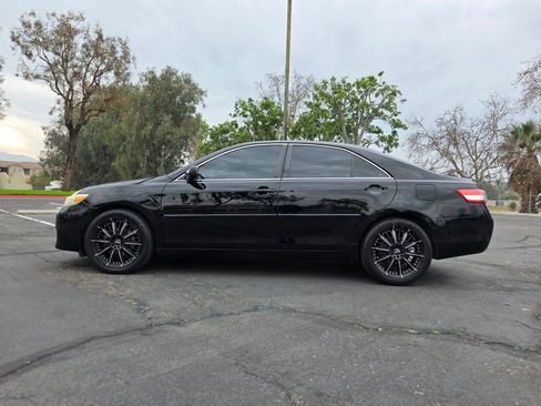 Used 2010 Toyota Camry LE FWD image 6