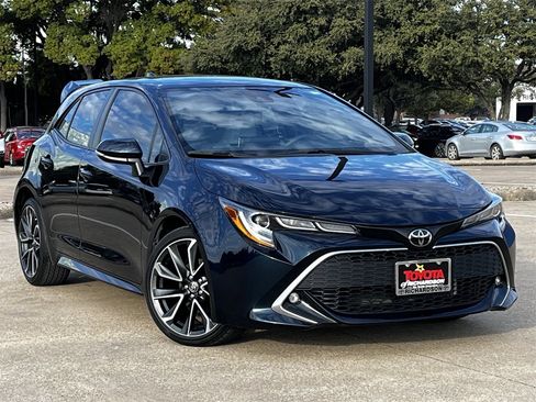 Used 2022 Toyota Corolla XSE image 2