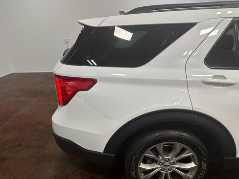 Used 2022 Ford Explorer XLT image 42