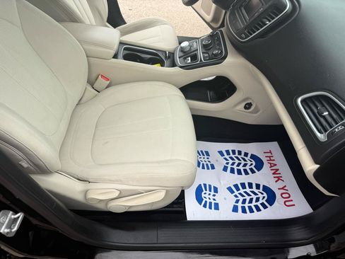 Used 2015 Chrysler 200 Limited FWD image 58