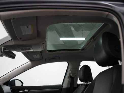 Used 2019 Volkswagen Jetta SEL FWD image 17