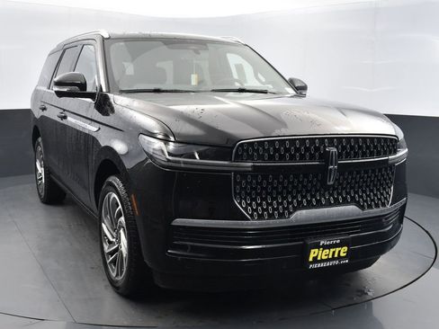 New 2025 Lincoln Navigator Reserve image 6