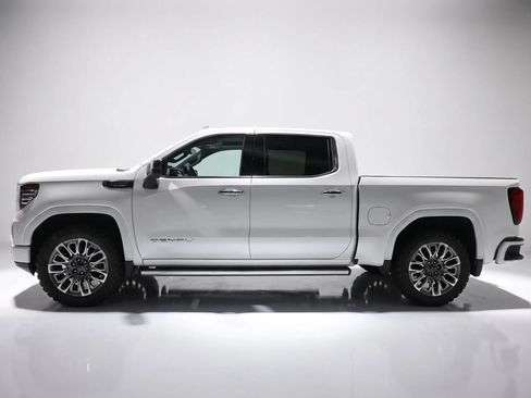 Used 2025 GMC Sierra 1500 Denali Ultimate AWD/4WD image 3