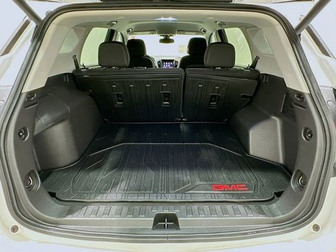 Used 2023 GMC Terrain SLE w/ Driver Convenience Package image 26