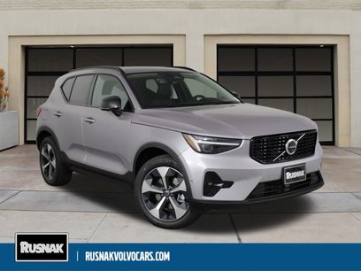 New 2026 Volvo XC40 B4 Plus w/ Climate Package