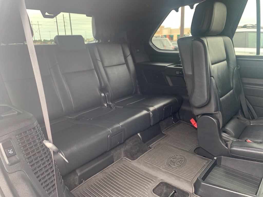 Used 2024 Toyota Sequoia Platinum AWD/4WD image 30