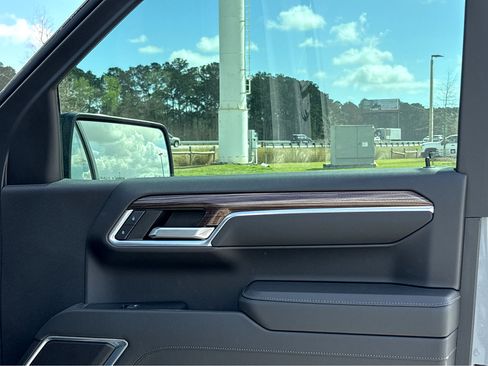 Used 2024 Chevrolet Silverado 1500 RST image 17